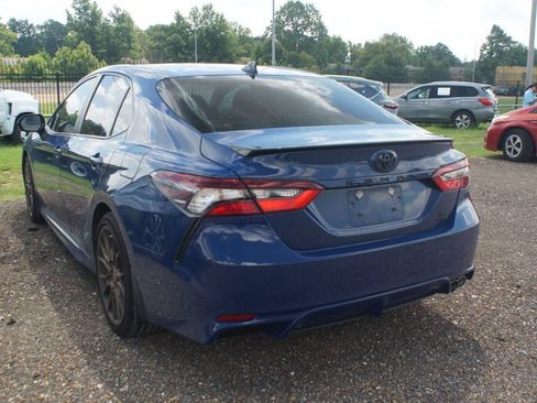 Used 2023 Toyota Camry SE w/ Convenience Package AWD/4WD image 3