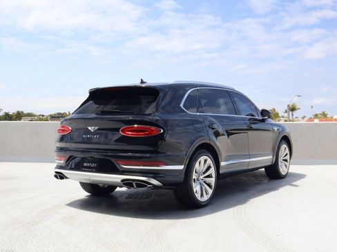 Certified 2023 Bentley Bentayga Extended Wheelbase AWD/4WD image 12