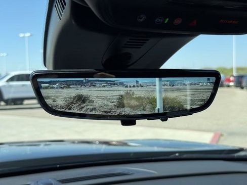 Used 2026 Chevrolet Traverse LT image 25