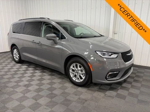 Certified 2022 Chrysler Pacifica Touring-L FWD image 1