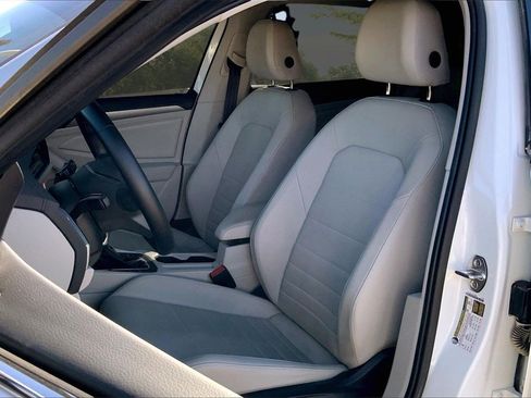 Used 2023 Volkswagen Jetta SE image 20