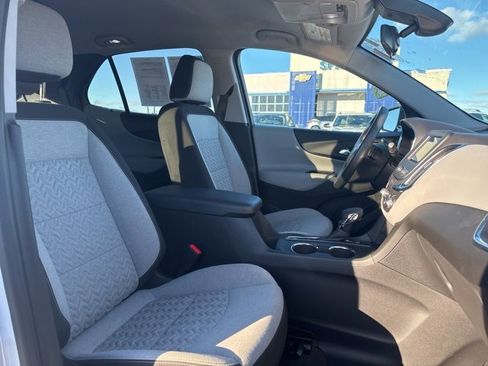Used 2023 Chevrolet Equinox LS w/ LS Convenience Package image 19