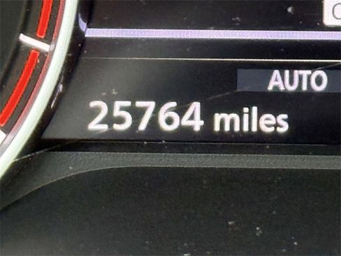 Used 2022 Nissan Rogue SV w/ SV Premium Package image 24