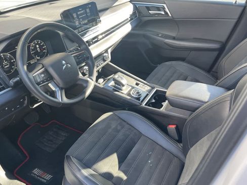 Used 2024 Mitsubishi Outlander Ralliart image 13