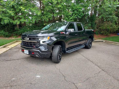 Used 2024 Chevrolet Silverado 1500 LT Trail Boss w/ LT Trail Boss Premium Package AWD/4WD image 1