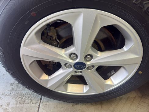 Used 2016 Ford Edge SE image 30