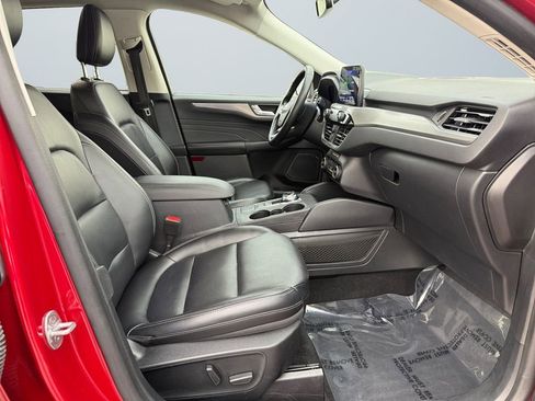 Used 2021 Ford Escape Titanium image 15