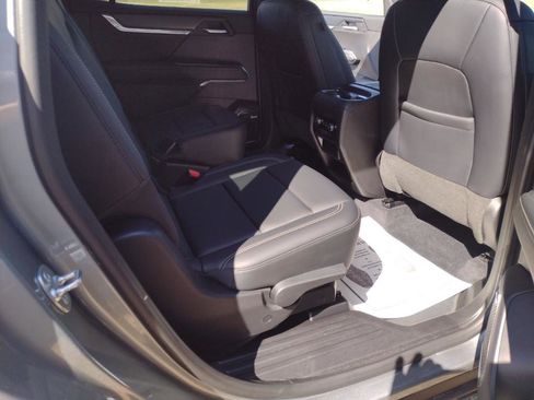 Used 2024 GMC Acadia Elevation image 22