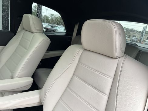 Certified 2025 Mercedes-Benz GLS 450 4MATIC image 24