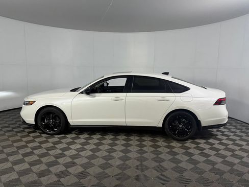 Used 2025 Honda Accord SE image 9