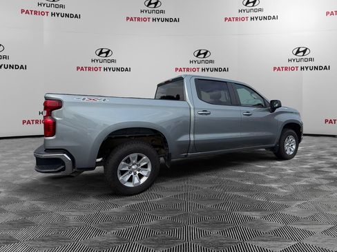 Used 2025 Chevrolet Silverado 1500 LT AWD/4WD image 3