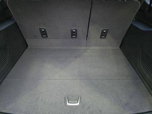 New 2026 GMC Yukon XL Denali image 13