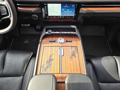 New 2025 Lincoln Navigator Black Label image 19