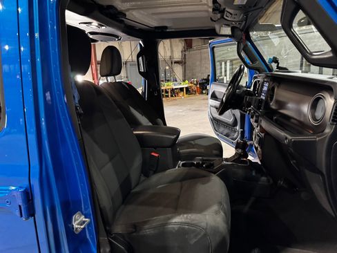 Used 2020 Jeep Gladiator Sport w/ Quick Order Package 24S image 27