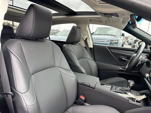 Used 2024 Lexus ES 350 Luxury image 19