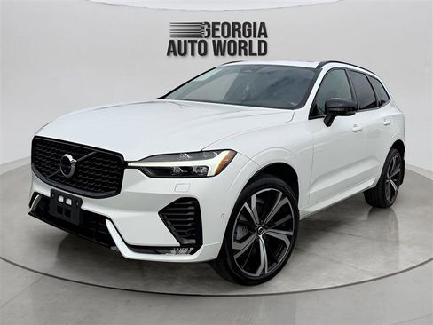 Used 2022 Volvo XC60 B6 R-Design w/ Advanced Package image 3