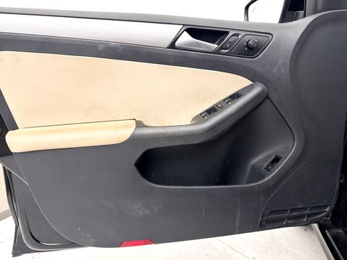 Used 2017 Volkswagen Jetta SE FWD image 23