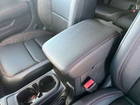 New 2025 Jeep Gladiator Rubicon w/ Convenience Group image 21