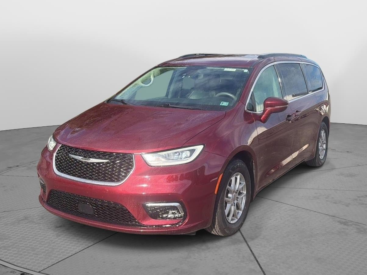 Used 2022 Chrysler Pacifica Touring-L FWD image 3