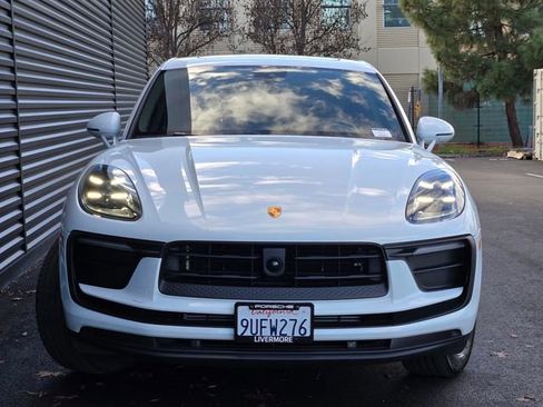 Used 2025 Porsche Macan image 10