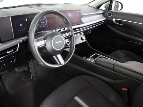 Certified 2024 Hyundai Sonata SEL w/ Convenience Package FWD image 19