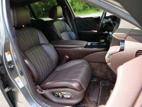 Used 2019 Lexus LS 500 w/ Luxury Package RWD image 45