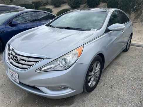 Used 2013 Hyundai Sonata Limited w/ Premium Pkg FWD image 5