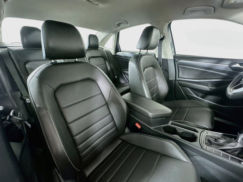 Used 2024 Volkswagen Jetta SE FWD image 25