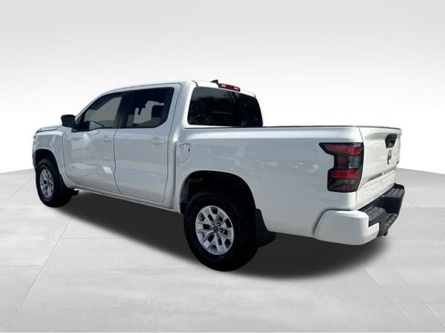 Used 2024 Nissan Frontier SV image 5