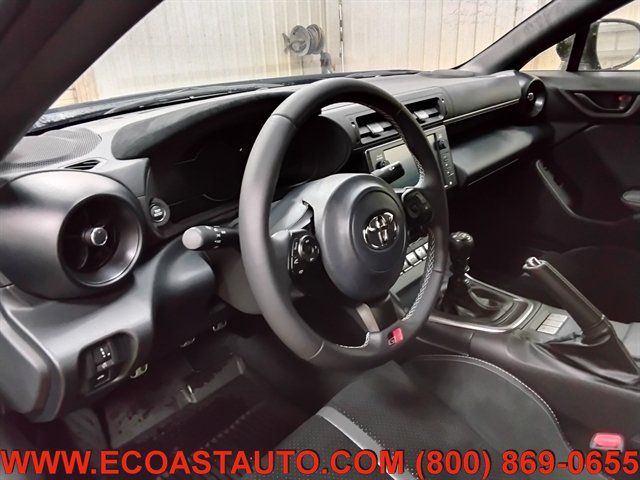 Used 2026 Toyota GR86 Premium w/ Performance Package RWD image 11