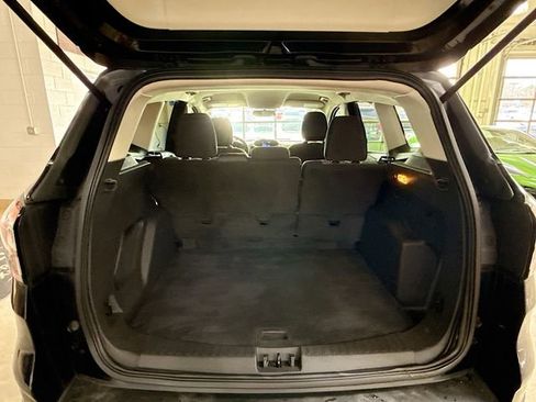 Used 2018 Ford Escape SE image 25