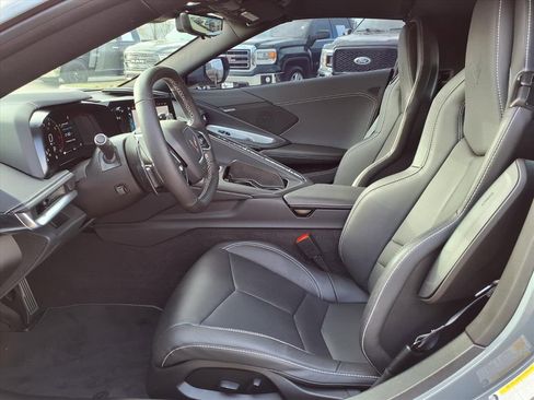 Used 2024 Chevrolet Corvette Stingray Coupe w/ 1LT image 17