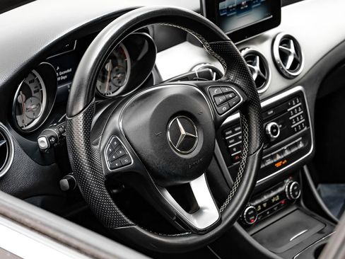 Used 2016 Mercedes-Benz GLA 250 image 14