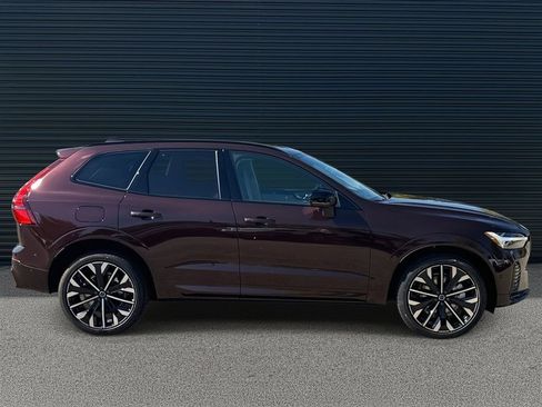 New 2026 Volvo XC60 B5 Ultra w/ Climate Package image 4