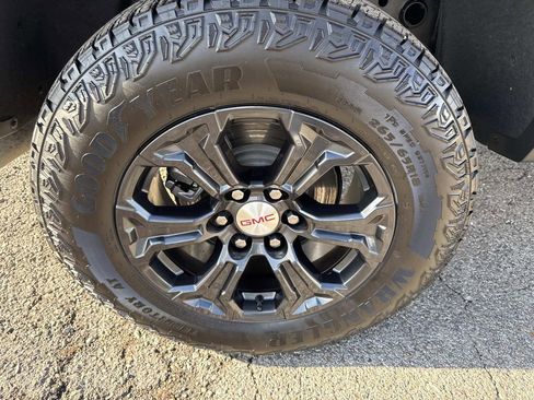 Certified 2024 GMC Canyon Elevation w/ Convenience Package image 9