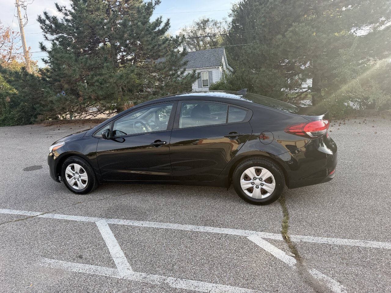Used 2017 Kia Forte LX FWD image 2