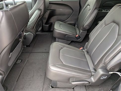 New 2026 Chrysler Pacifica Select w/ S Appearance Package image 24