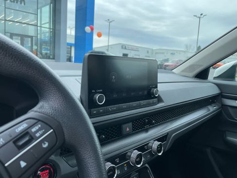 Used 2023 Honda CR-V EX image 6