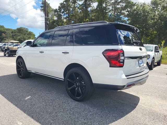 Used 2024 Ford Expedition Limited AWD/4WD image 3
