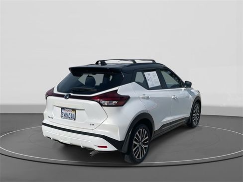 Used 2021 Nissan Kicks SR w/ Exterior Package image 4