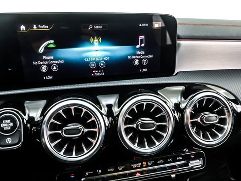 Used 2023 Mercedes-Benz CLA 250 image 21