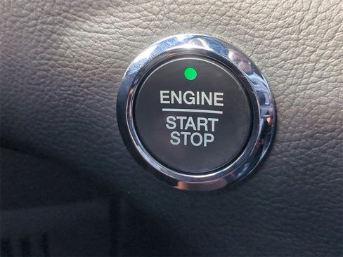 Used 2022 Ford Edge Titanium image 31