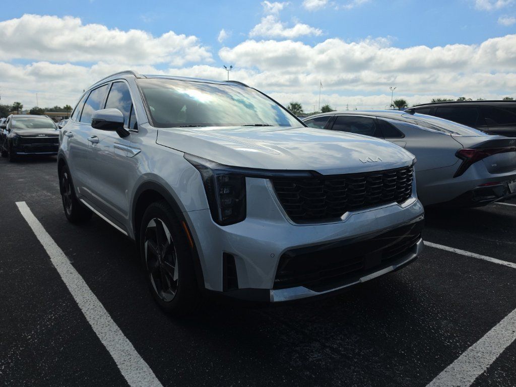 Certified 2025 Kia Sorento EX w/ EX Panoramic Sunroof Package AWD/4WD image 3