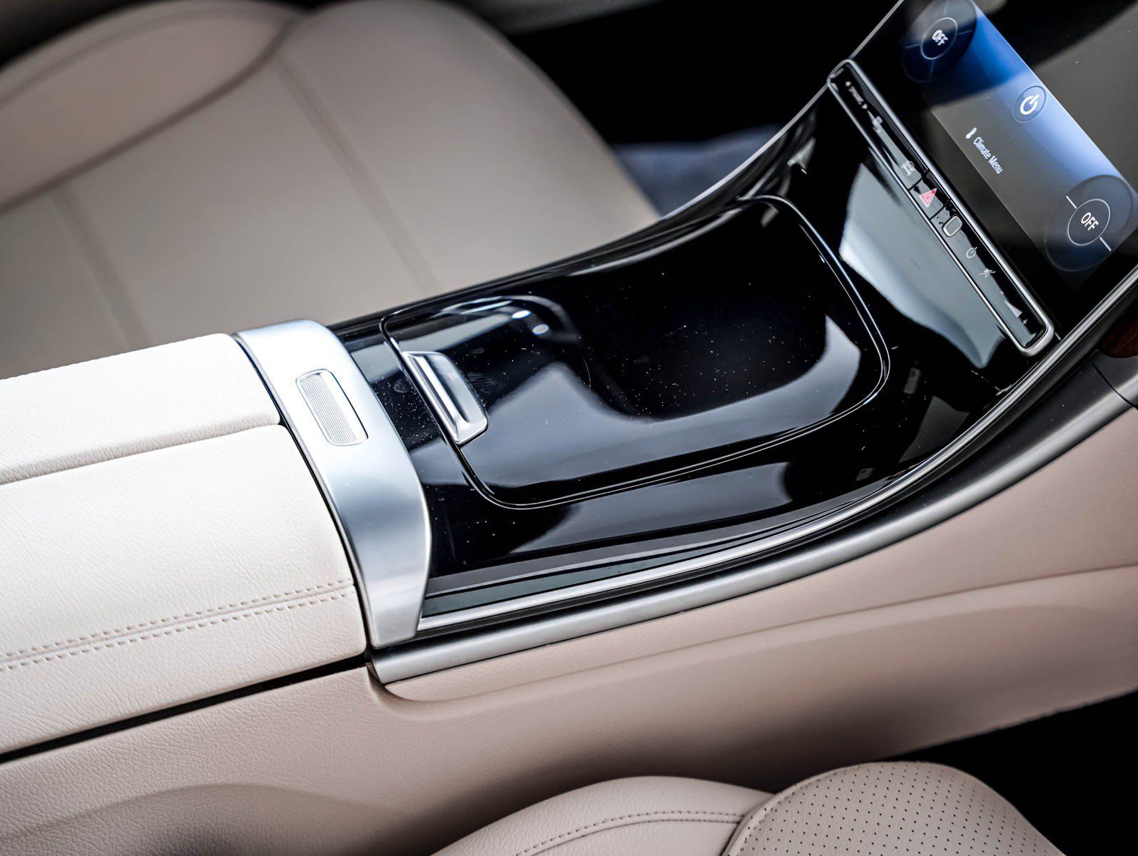 Used 2024 Mercedes-Benz C 300 Sedan image 15