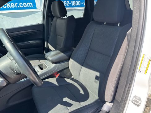 Used 2019 Jeep Grand Cherokee Laredo image 35