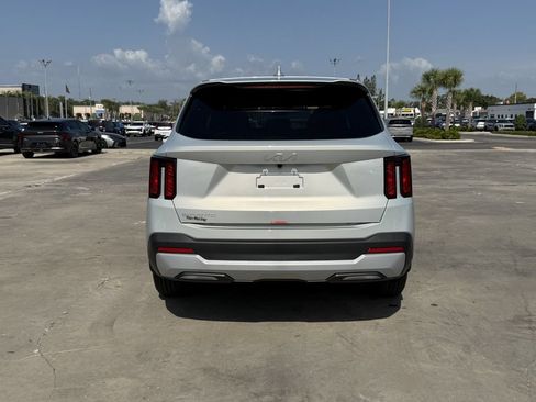 New 2026 Kia Sorento LX FWD image 5