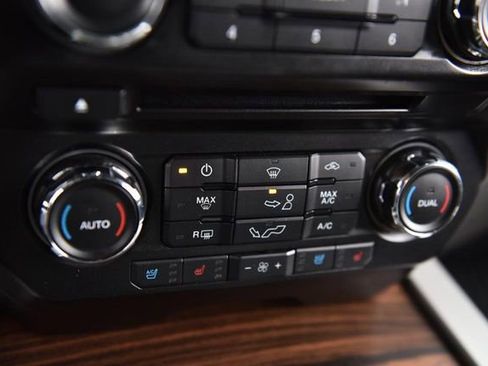 Used 2015 Ford F150 Lariat image 18