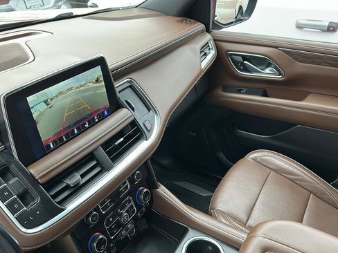 Used 2022 Chevrolet Suburban High Country image 41