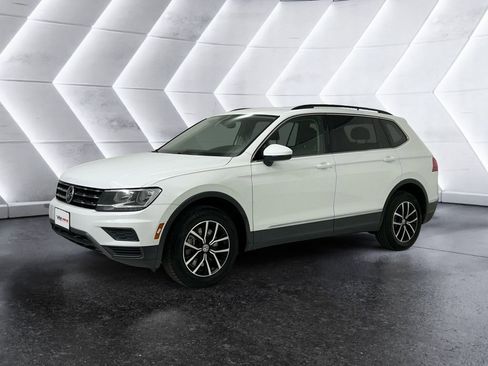 Used 2021 Volkswagen Tiguan SE FWD image 3