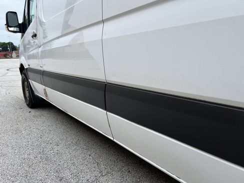 Used 2013 Mercedes-Benz Sprinter 2500 image 35